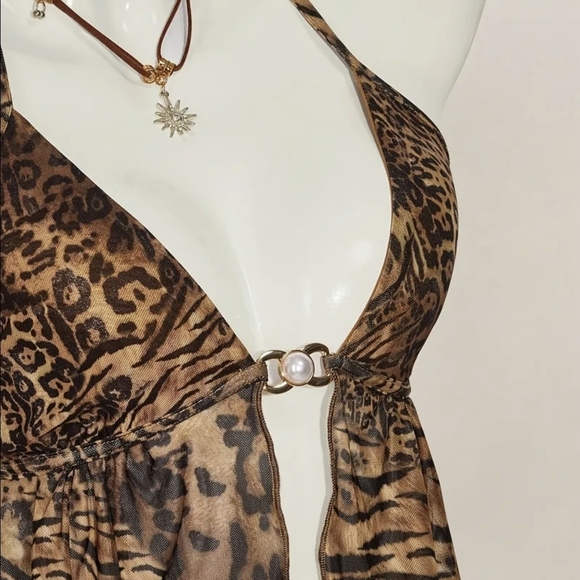 Sold‼️ Leopard Print Halter Handkerchief Top | Y2K Mob Wife Aesthetic - Picture 4 of 5